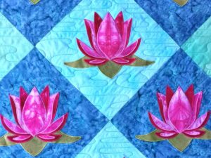 Triple lotuses quilt